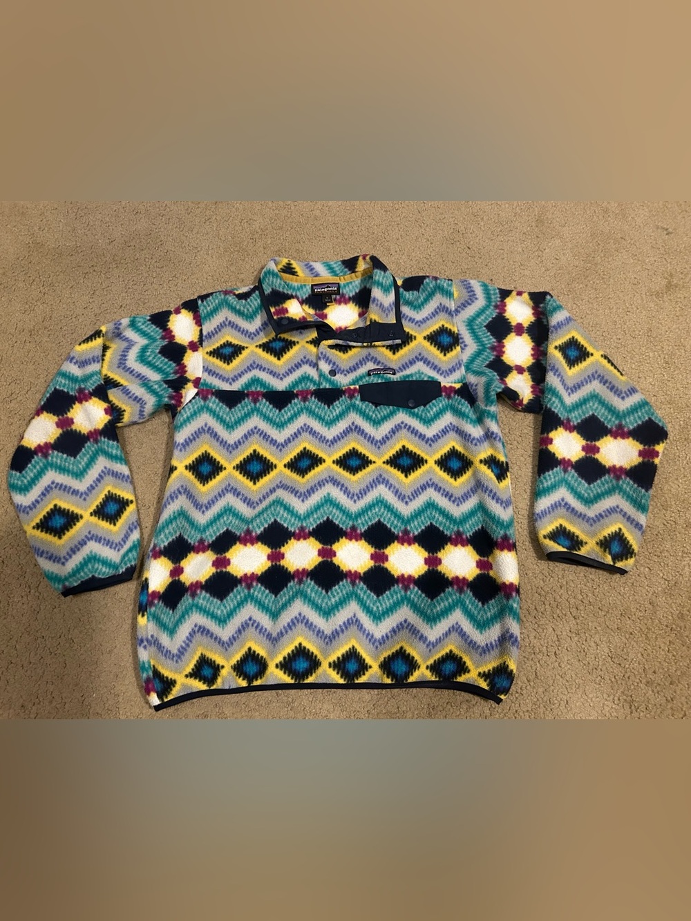 Aztec pattern Patagonia Synchilla fleece snap pullover size large colorful